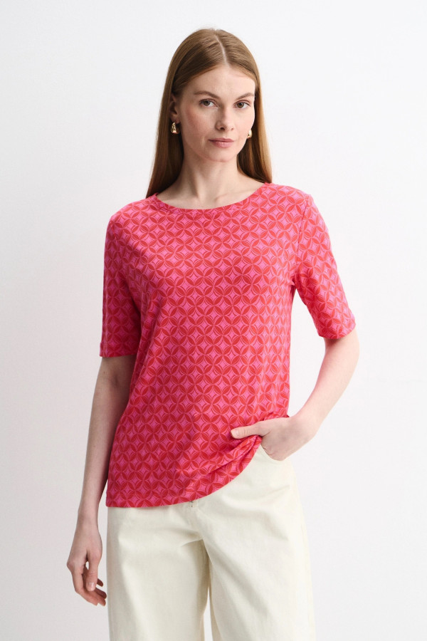 Футболка с геометричным принтом