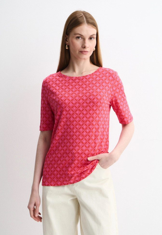 Футболка с геометричным принтом