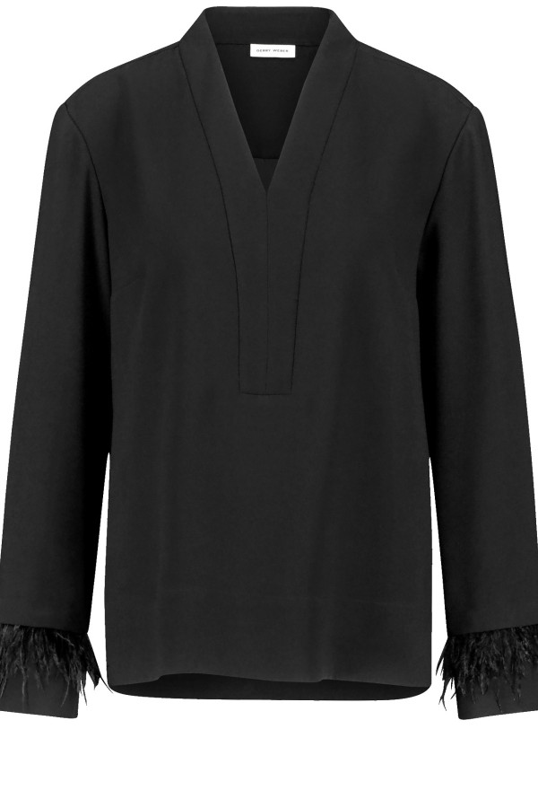 Блузка с перьями на манжетах