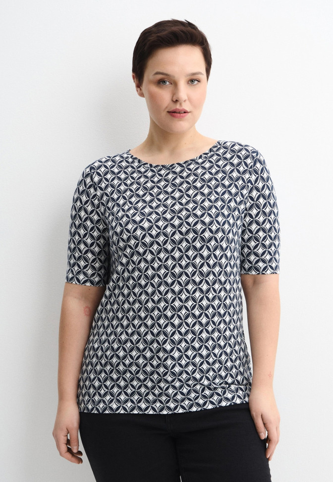 Футболка с геометричным принтом