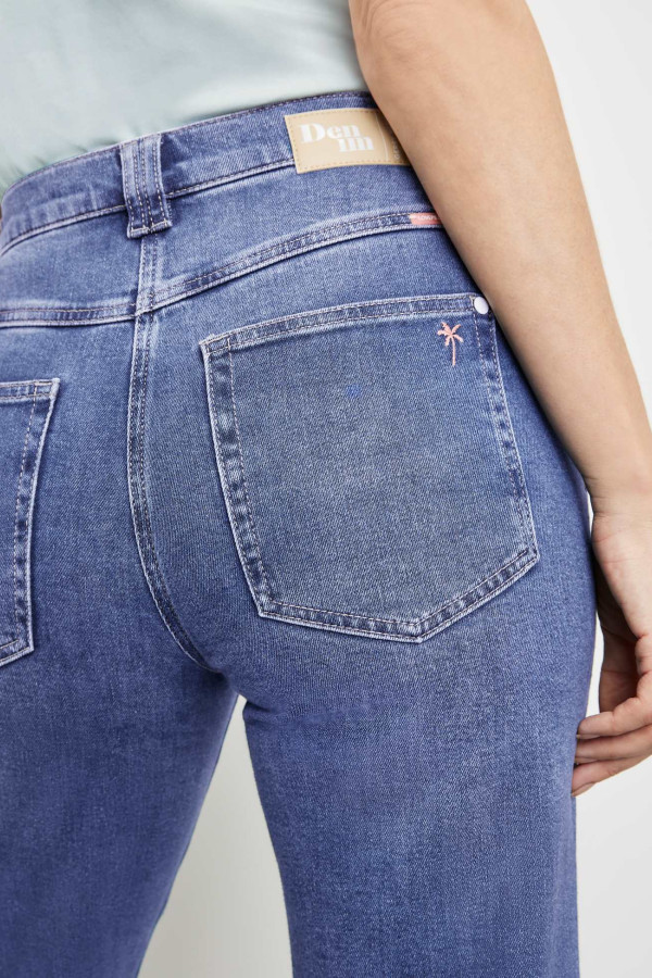 Джинсы Mom fit