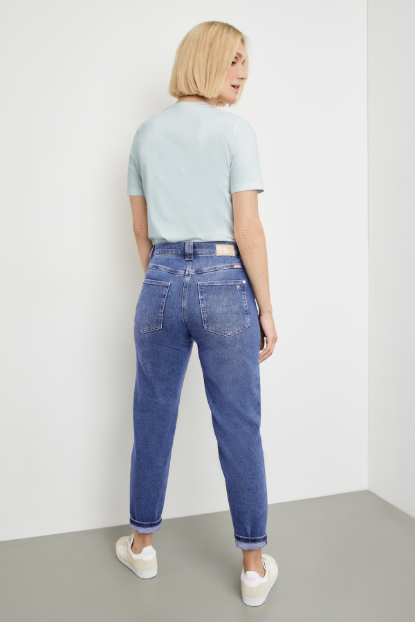 Джинсы Mom fit