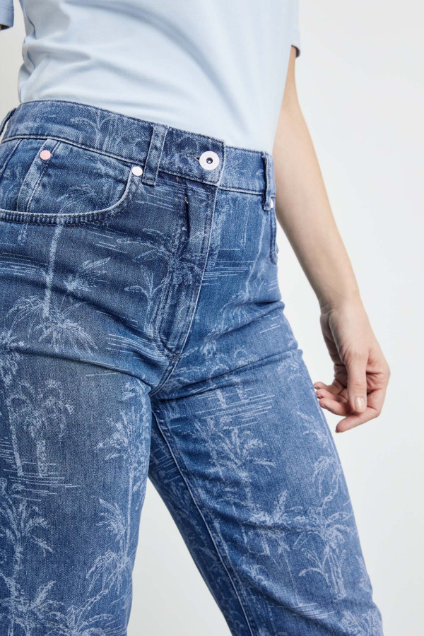 Джинсы Mom fit