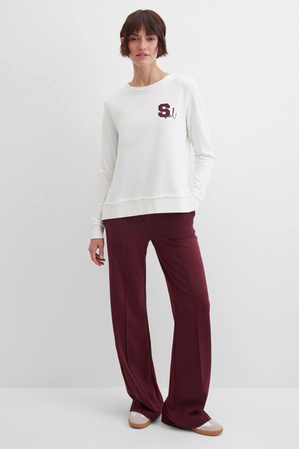 Свитшот с аппликацией на спине