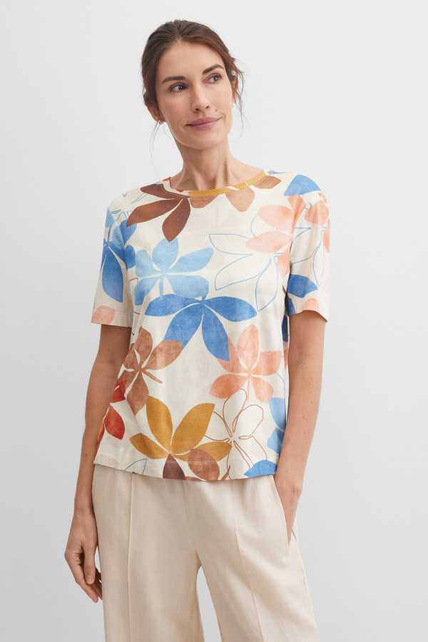 Футболка с цветочным принтом