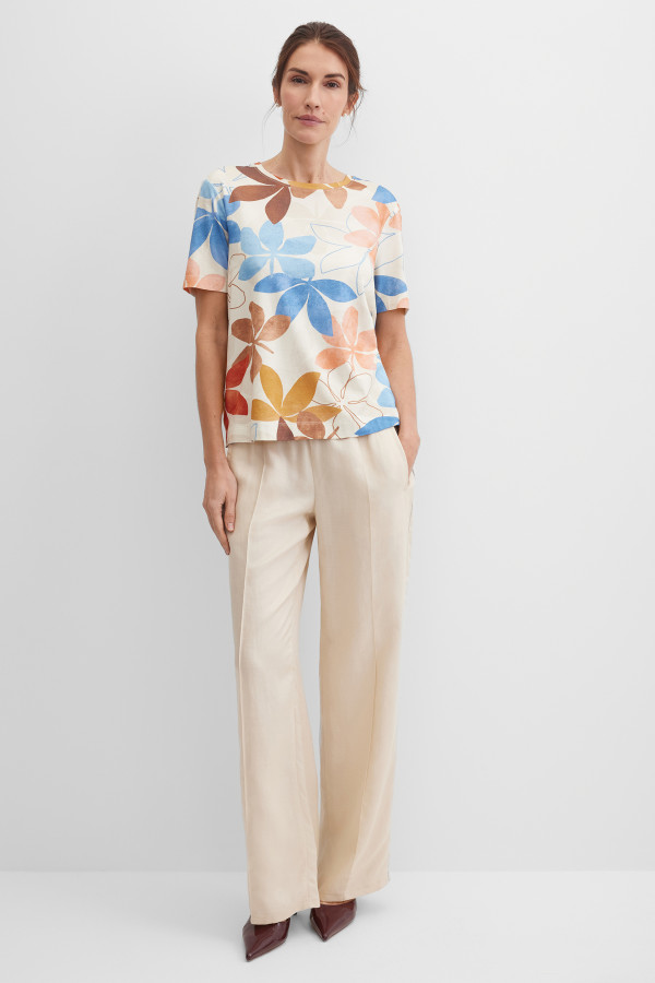 Футболка с цветочным принтом