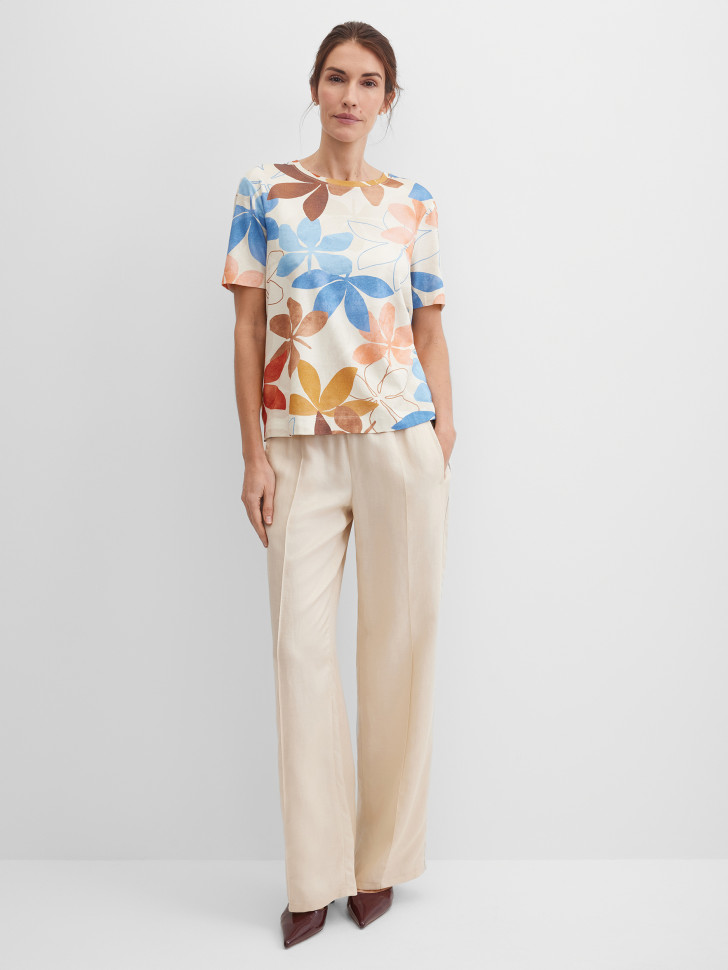 Футболка с цветочным принтом