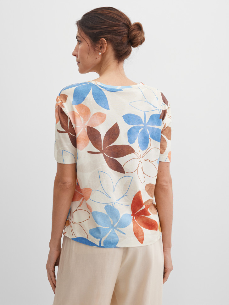 Футболка с цветочным принтом