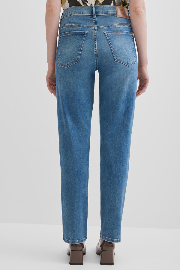 Джинсы relaxed fit, зауженные к низу