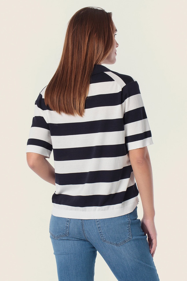 Джемпер с V-вырезом