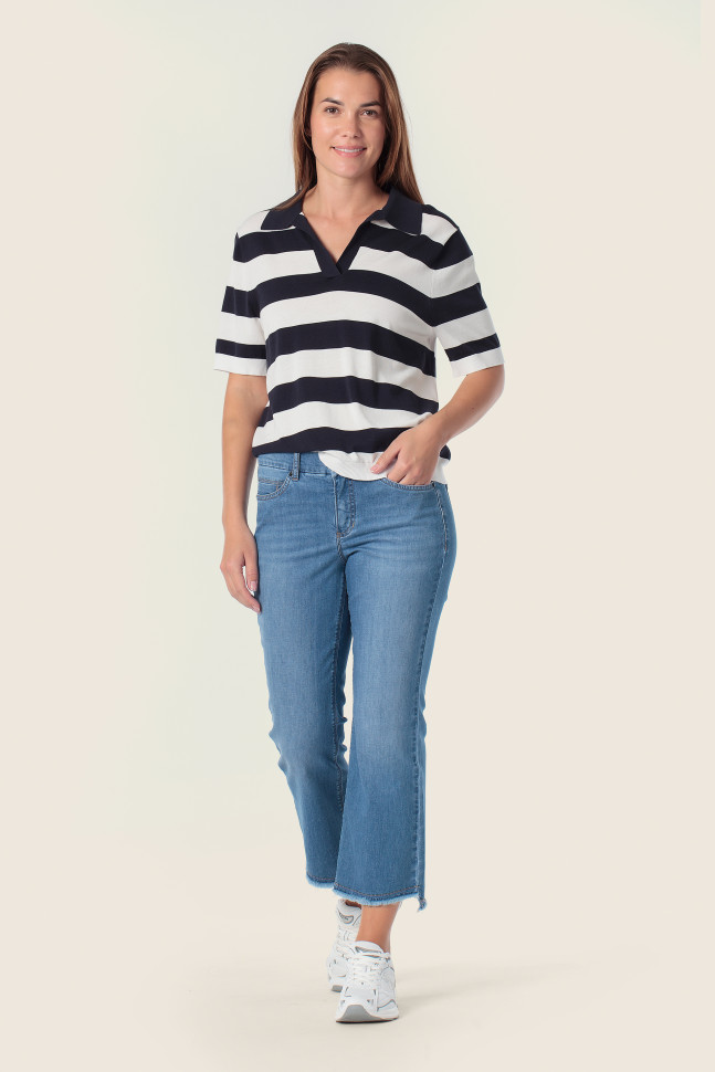 Джемпер с V-вырезом