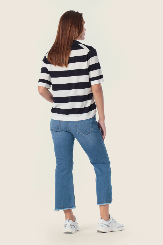 Джемпер с V-вырезом