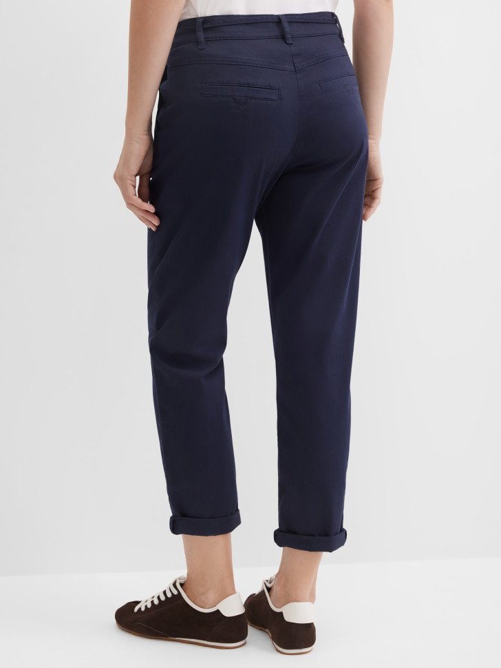 Брюки чинос зауженные