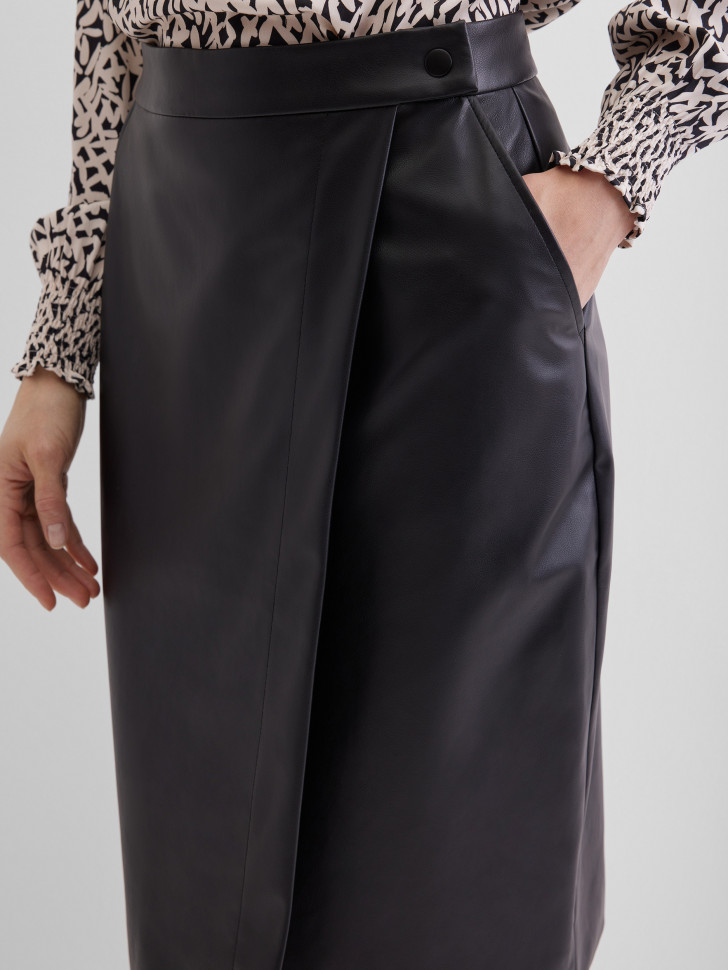 Юбка-карандаш из эко-кожи