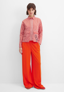 Блузка с длинным рукавом