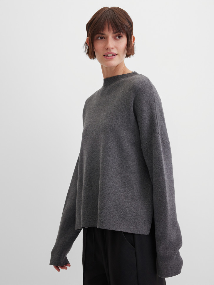 Джемпер со спущенным рукавом