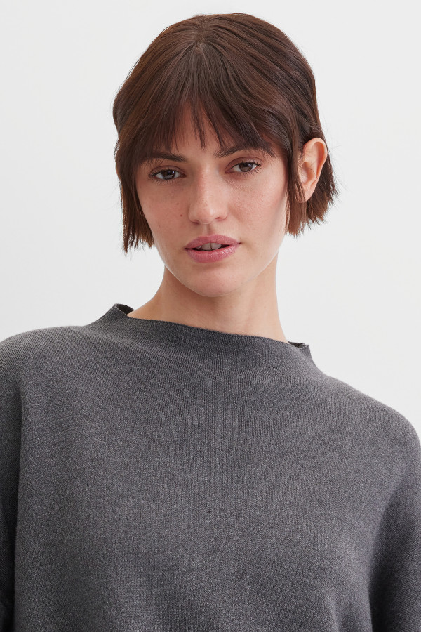 Джемпер со спущенным рукавом