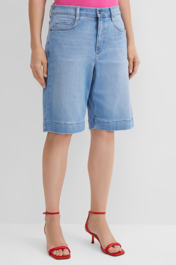 Шорты-бермуды с эффектом потертости