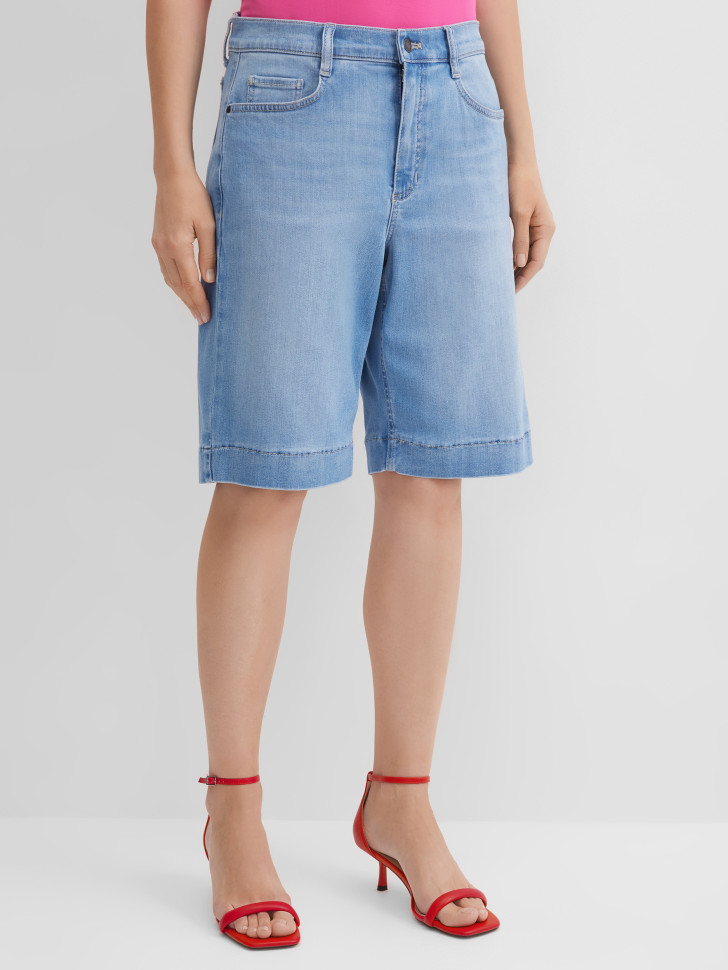 Шорты-бермуды с эффектом потертости