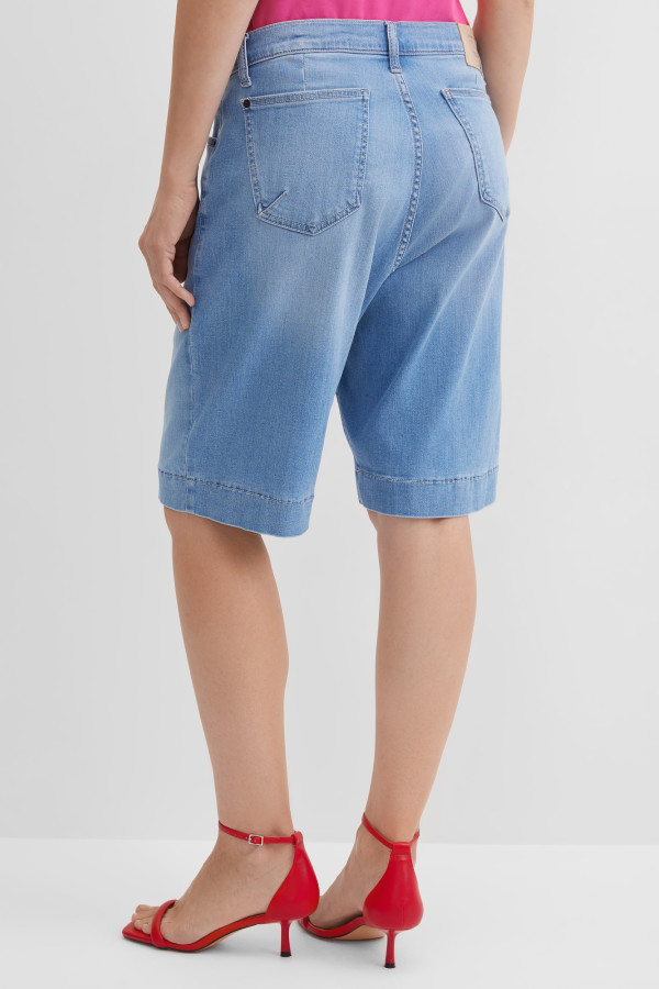 Шорты-бермуды с эффектом потертости