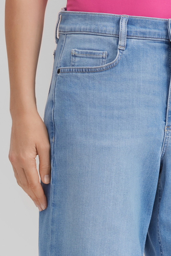 Шорты-бермуды с эффектом потертости