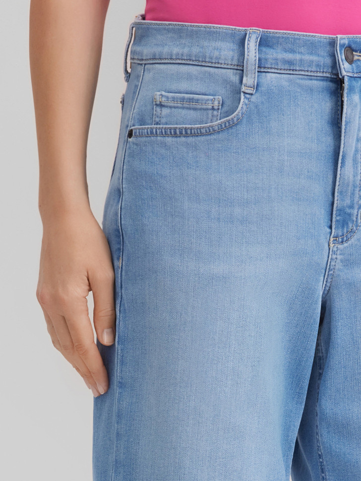 Шорты-бермуды с эффектом потертости