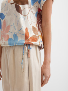 Блузка-топ с коротким рукавом