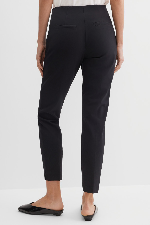 Брюки из эластичного материала