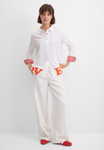 Блузка с надписью