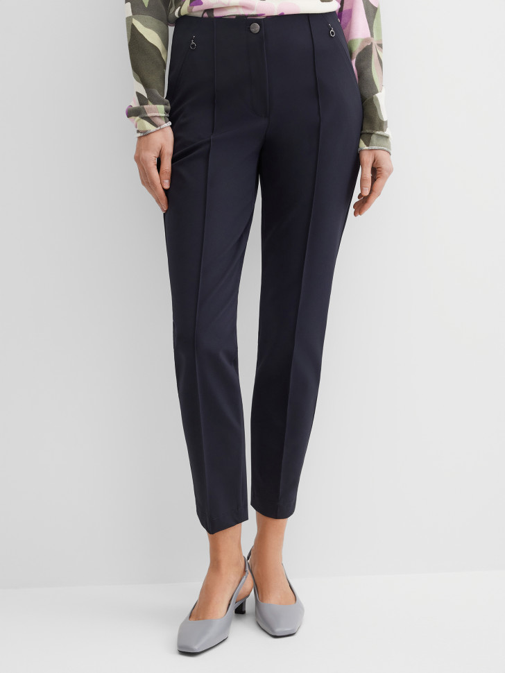 Брюки из эластичного материала