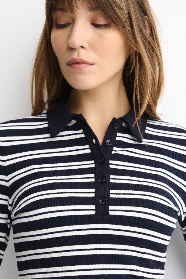 Лонгслив с воротником поло