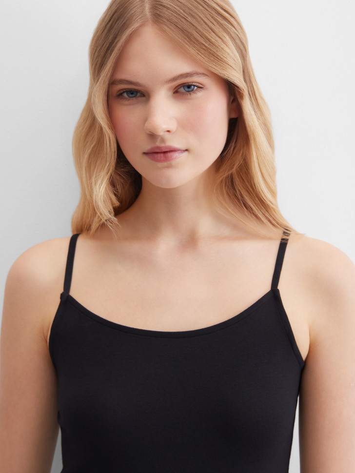 Топ базовый на бретелях