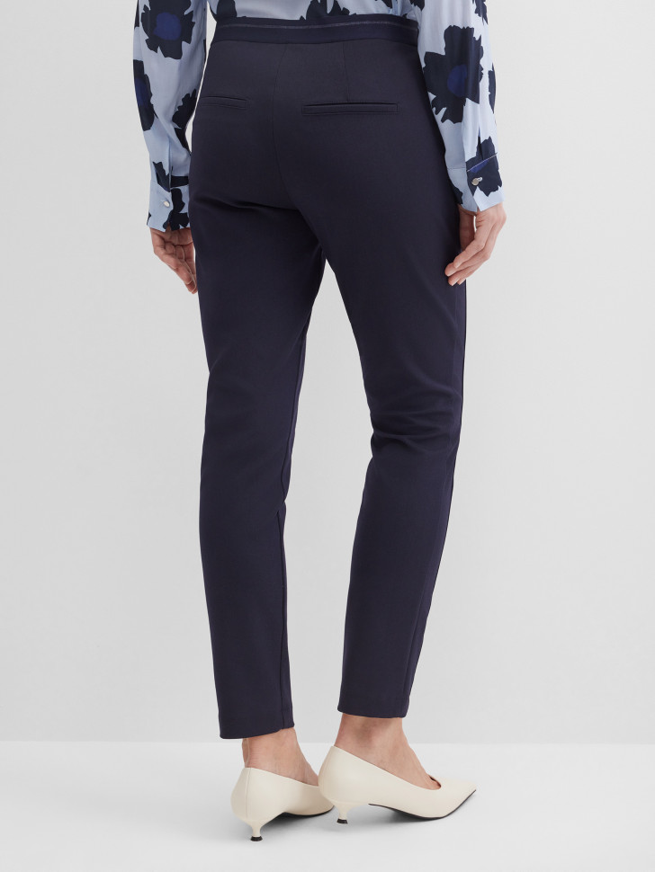 Брюки зауженные укороченные на резинке