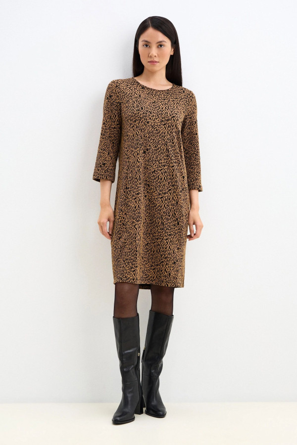 Платье прямого силуэта