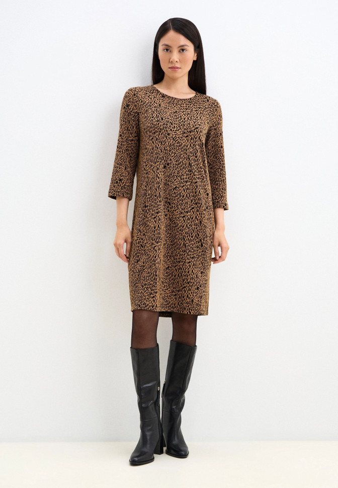 Платье прямого силуэта