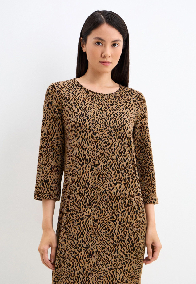 Платье прямого силуэта