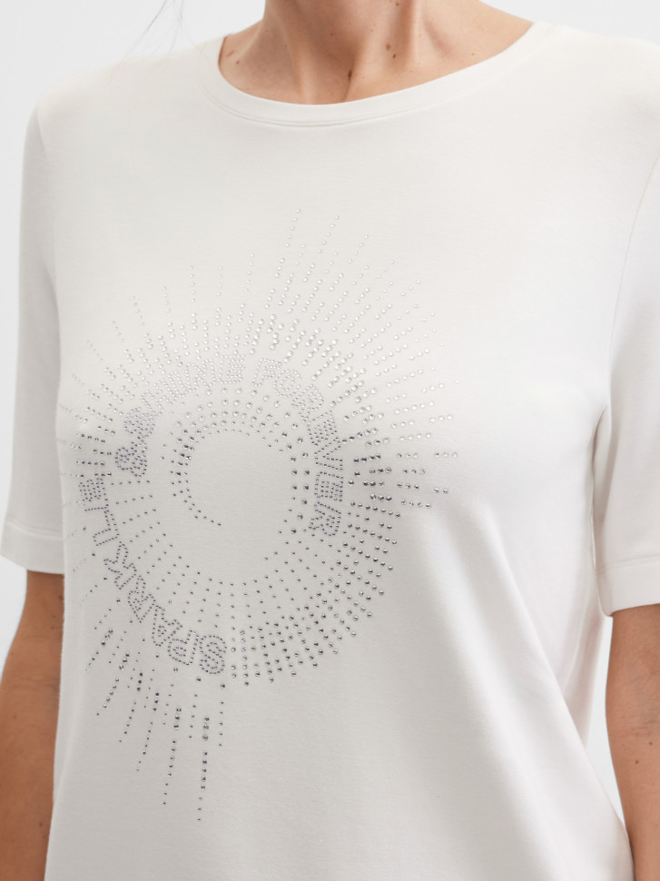 Футболка с декором