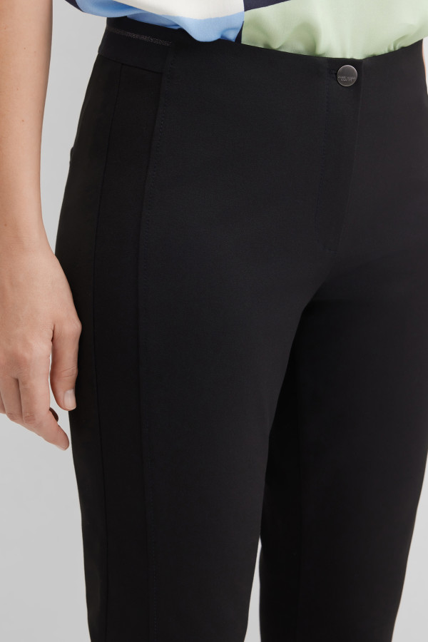 Брюки зауженные укороченные на резинке