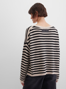 Джемпер в полоску