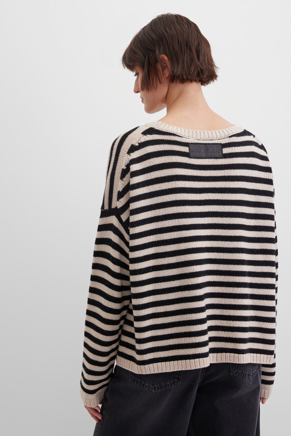 Джемпер в полоску