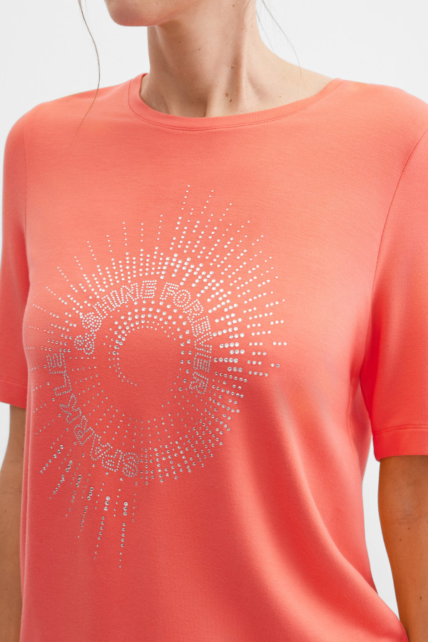 Футболка с декором