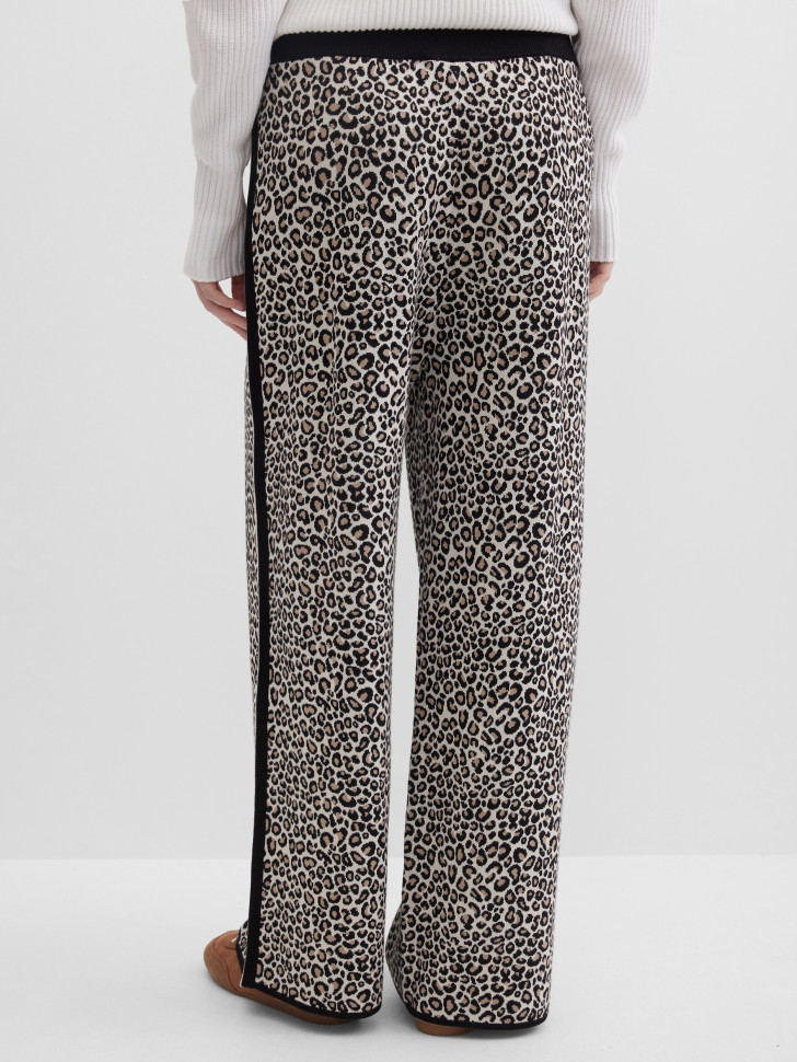 Брюки с леопардовым принтом