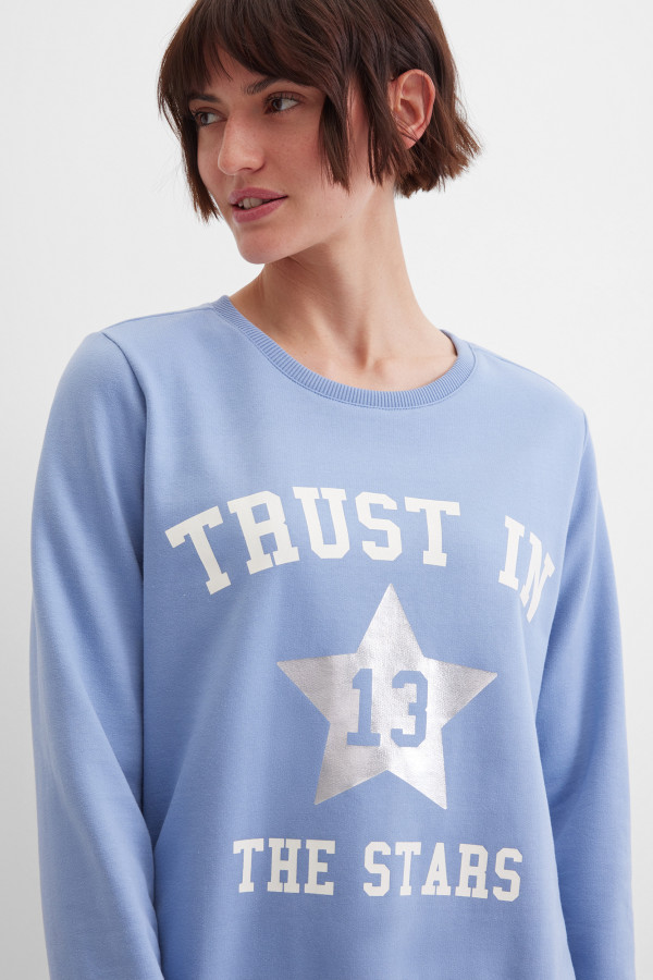 Свитшот свободного кроя