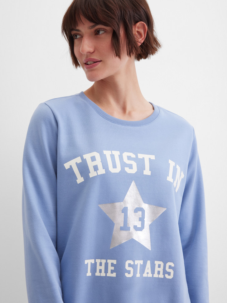 Свитшот свободного кроя