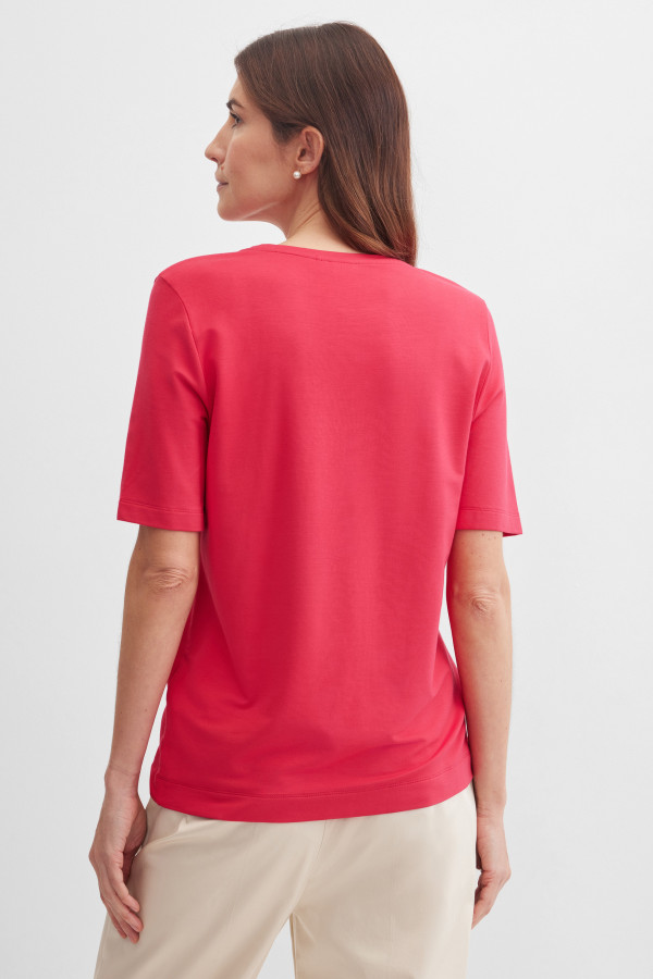 Футболка с декором