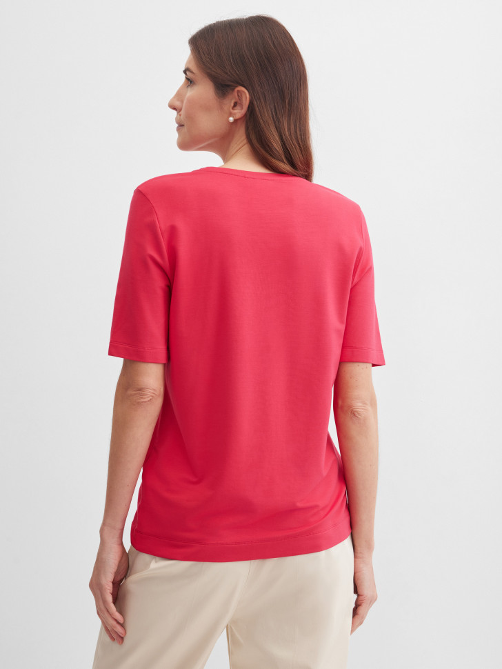 Футболка с декором