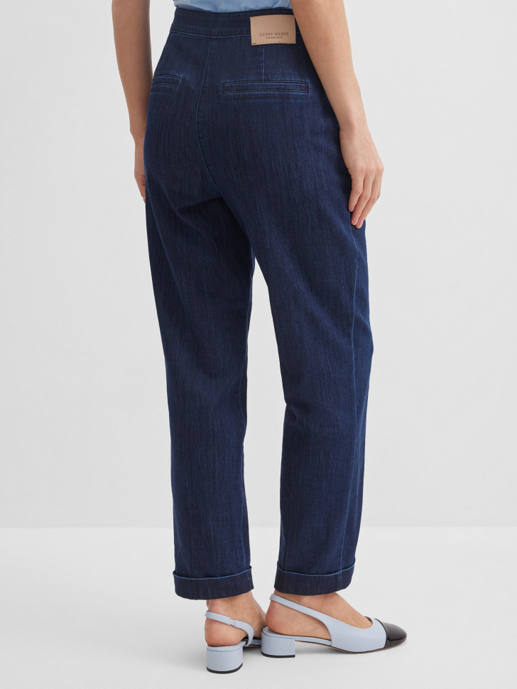 Джинсы зауженные