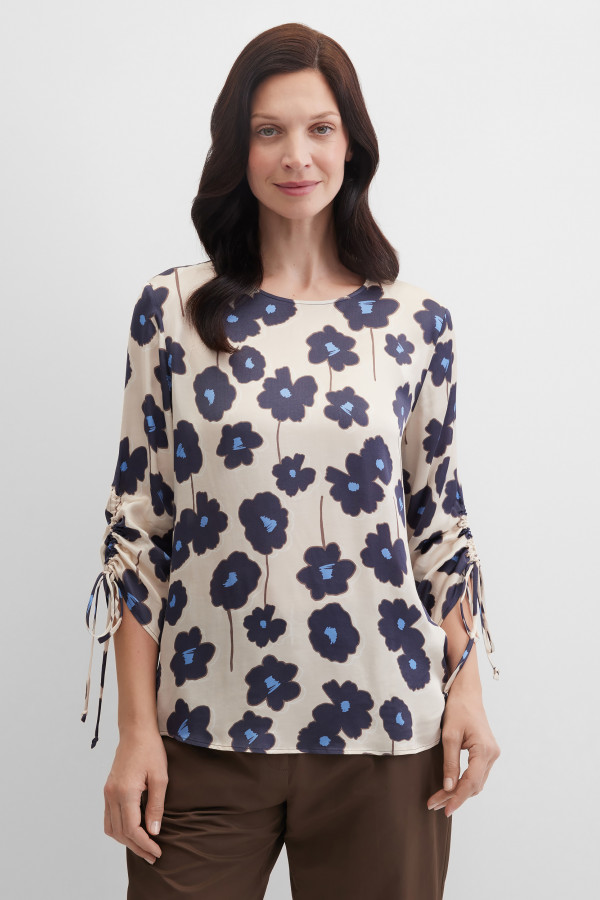 Блузка с цветочным принтом