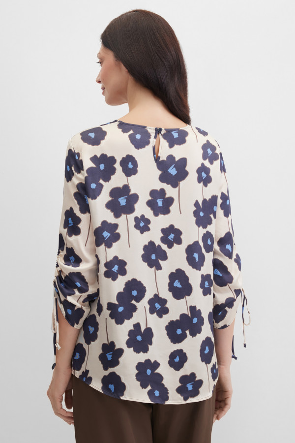Блузка с цветочным принтом