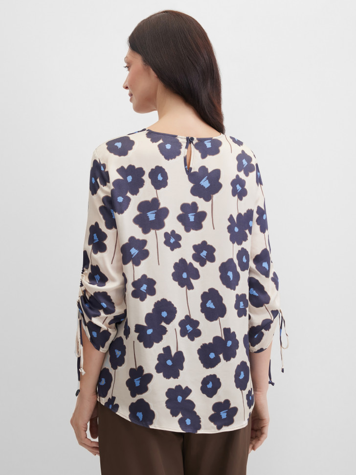 Блузка с цветочным принтом